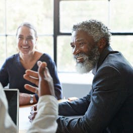 Robots conversationnels et agents virtuels pour les clients et les employés